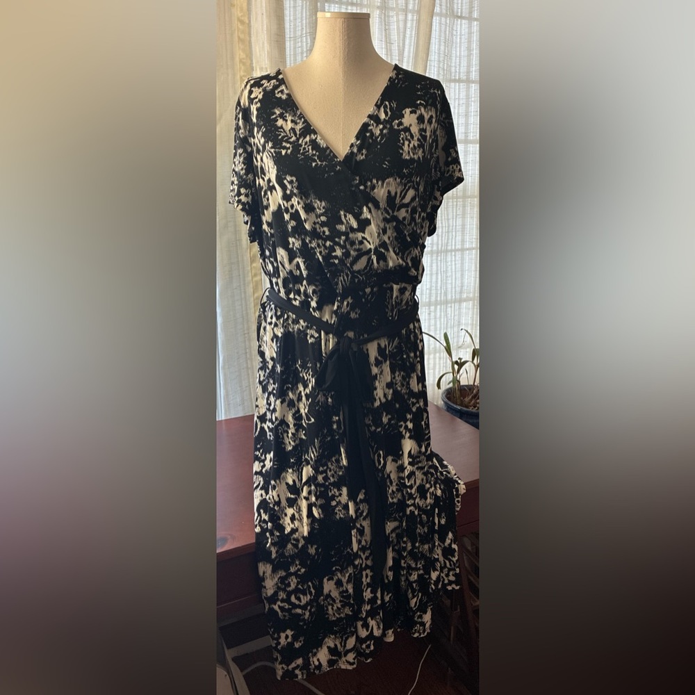 Alfani Black and White Tie-Waist Midi Dress